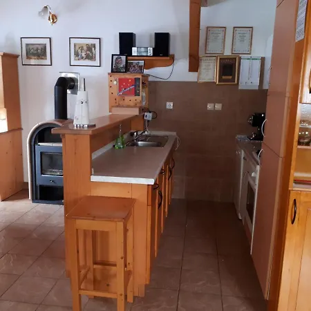 Gospodarstwo agroturystyczne Tourist Farm Znidarjevi Kozljek