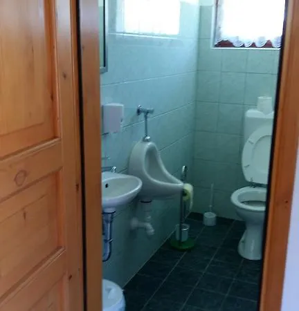 Tourist Farm Znidarjevi Gospodarstwo agroturystyczne Kozljek