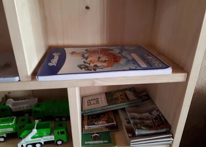 Tourist Farm Znidarjevi مزرعة للإقامة *